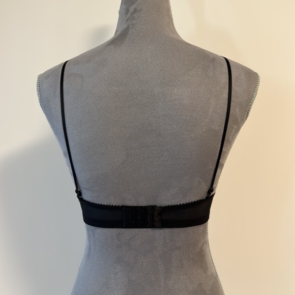 Lingerie - Picture 3 of 4